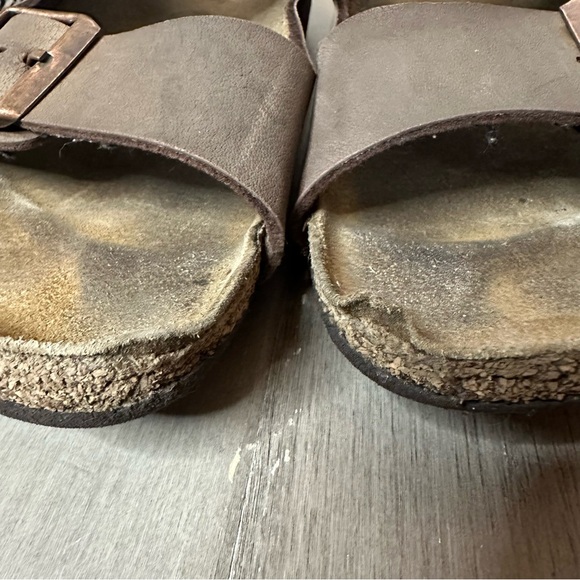 Birkenstock Arizona Birkibuc - Mocha
Size 37 (Womens 6-6.5) - Picture 5 of 16